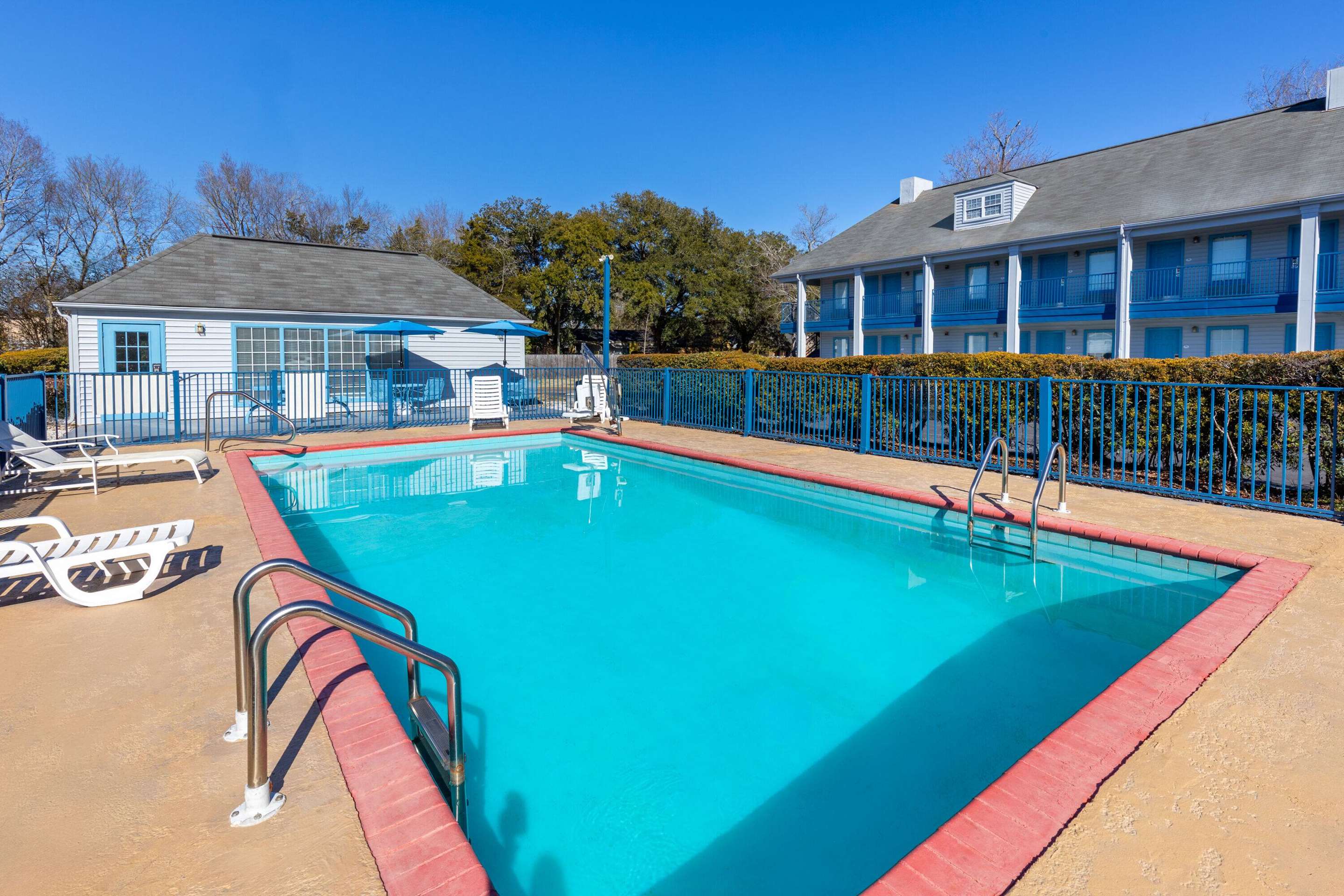 Pool - indoor