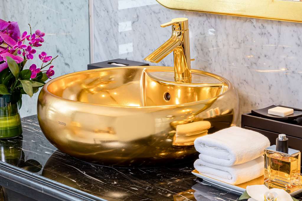 DOLCE HANOI GOLDEN LAKE-guestroom-Guest Room,Bathroom,On-Site.jpg