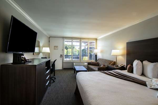  - Palm Garden Hotel Thousand Oaks