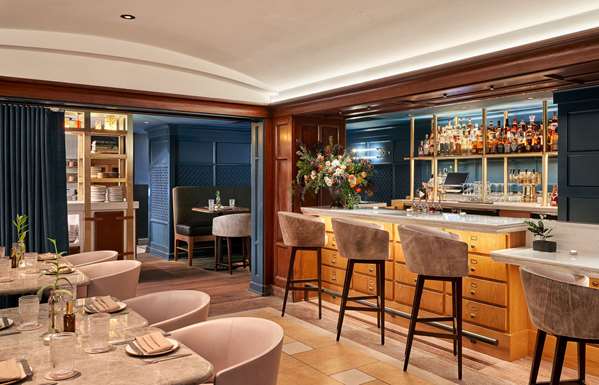 Restaurant - Hotel Kansas City Downtown - I-670, Exits 2R & 2S