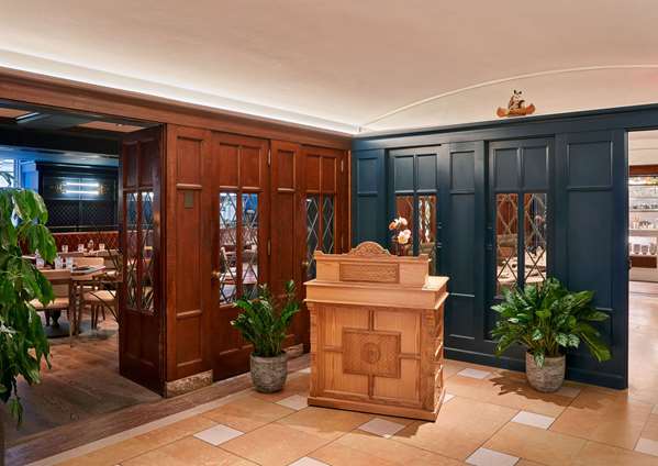 Restaurant - Hotel Kansas City Downtown - I-670, Exits 2R & 2S