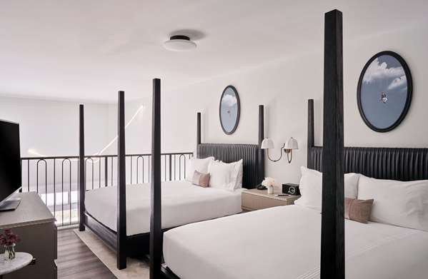 Suite - Hotel Kansas City Downtown - I-670, Exits 2R & 2S