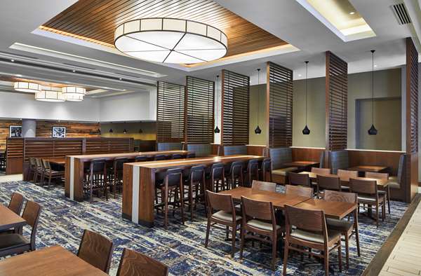 Restaurant - Embassy Suites Downtown Nashville - I-40 & I-65, Exit 209