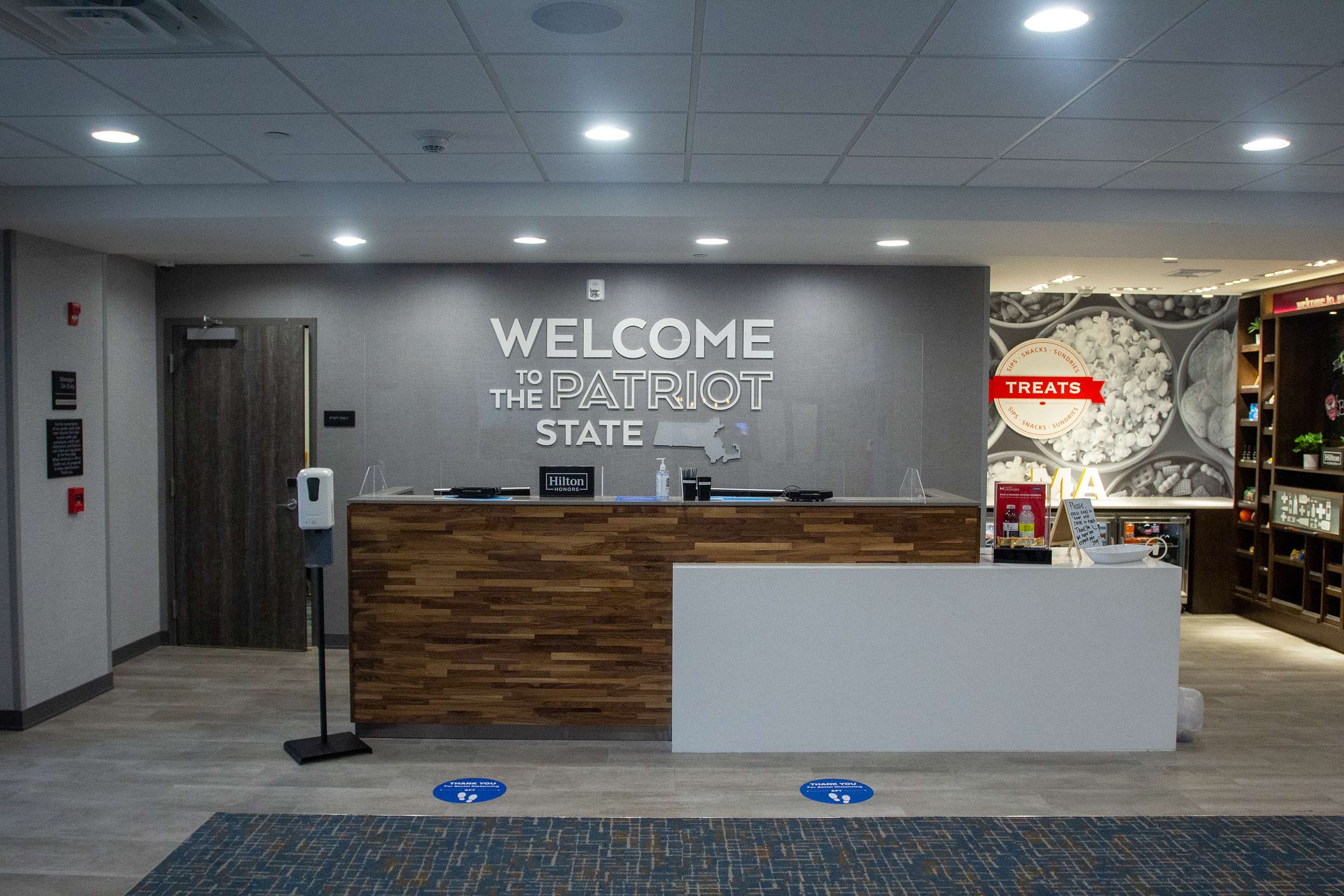 Reception | Hampton Inn & Suites North Attleboro