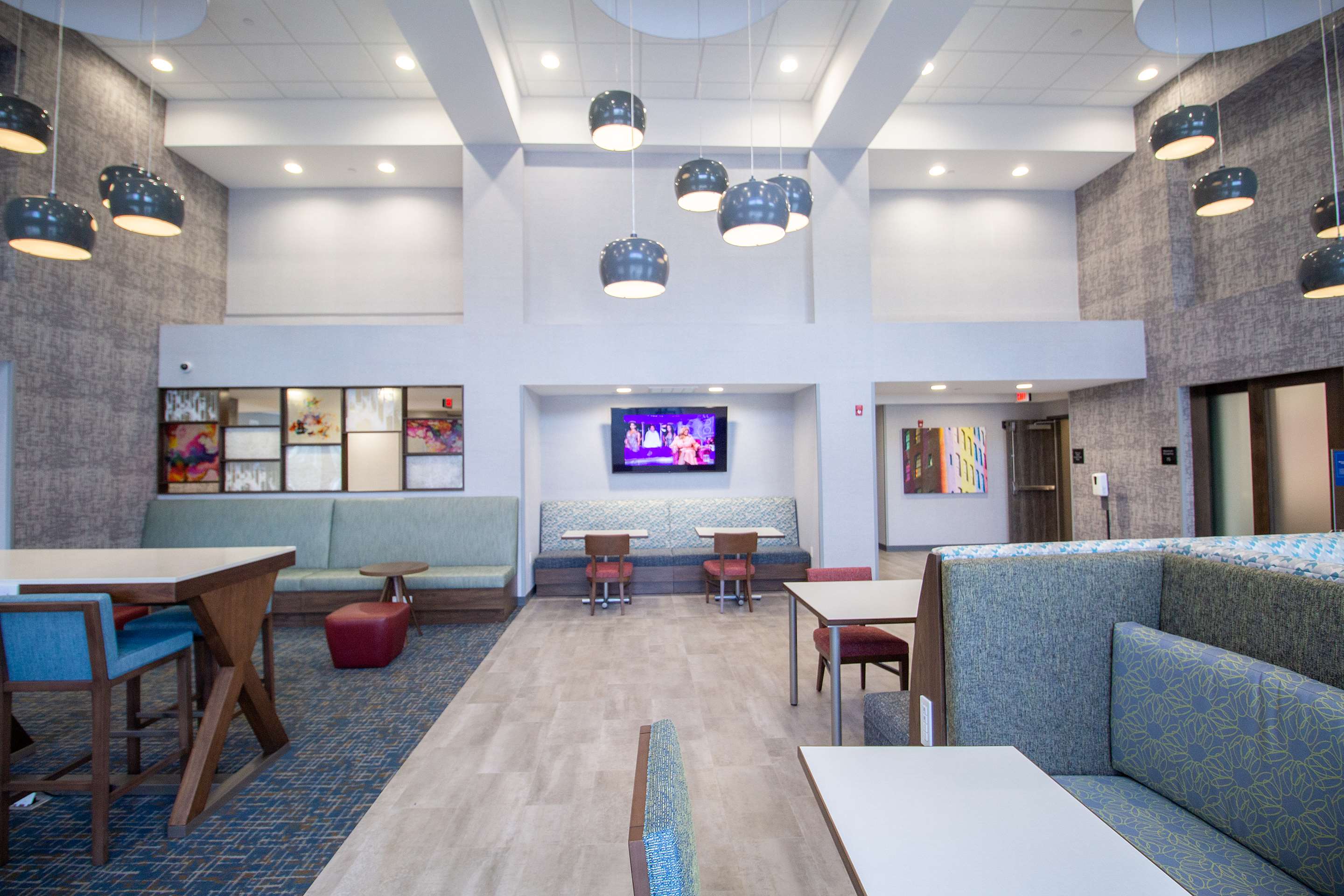 Lobby | Hampton Inn & Suites North Attleboro