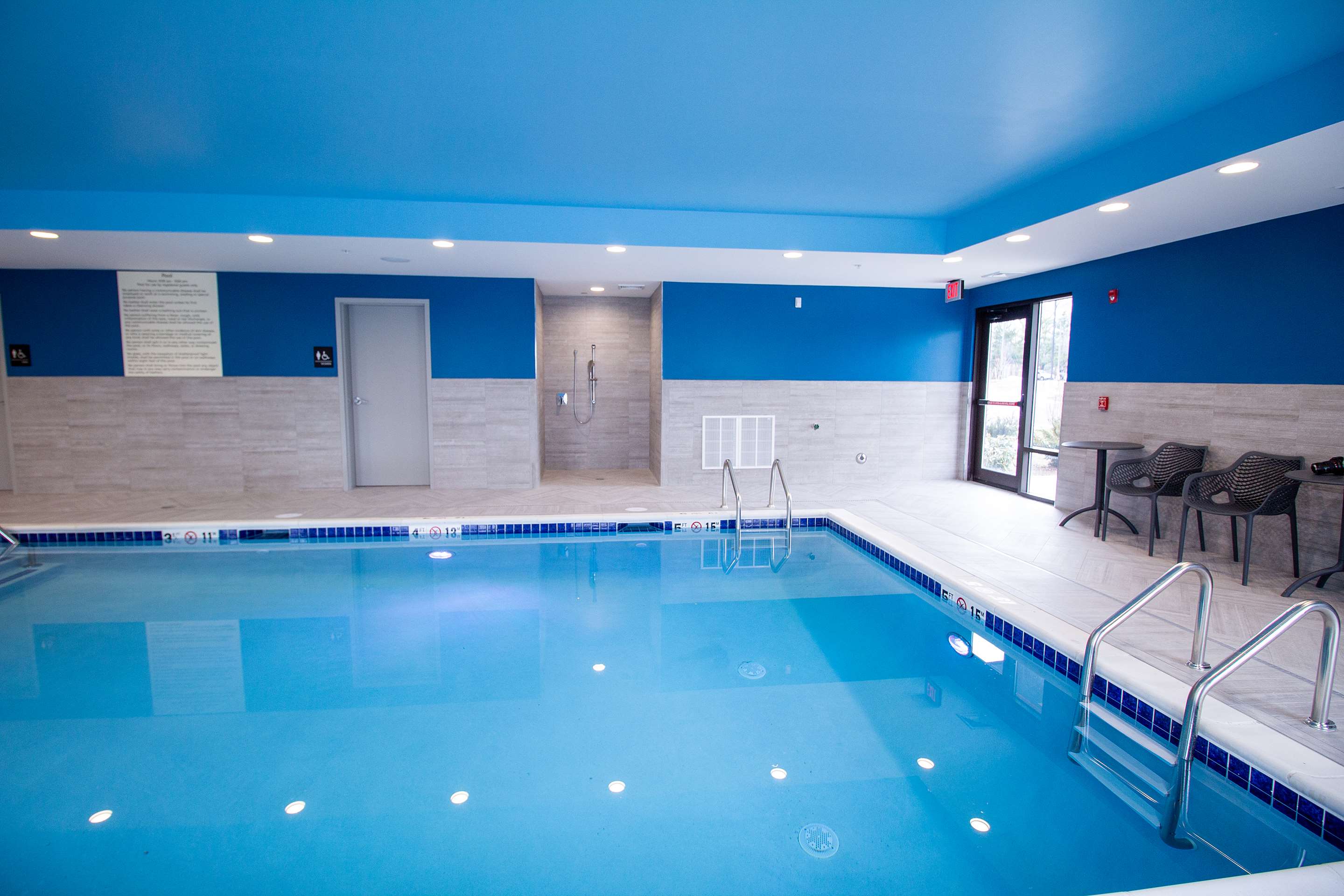 Pool | Hampton Inn & Suites North Attleboro