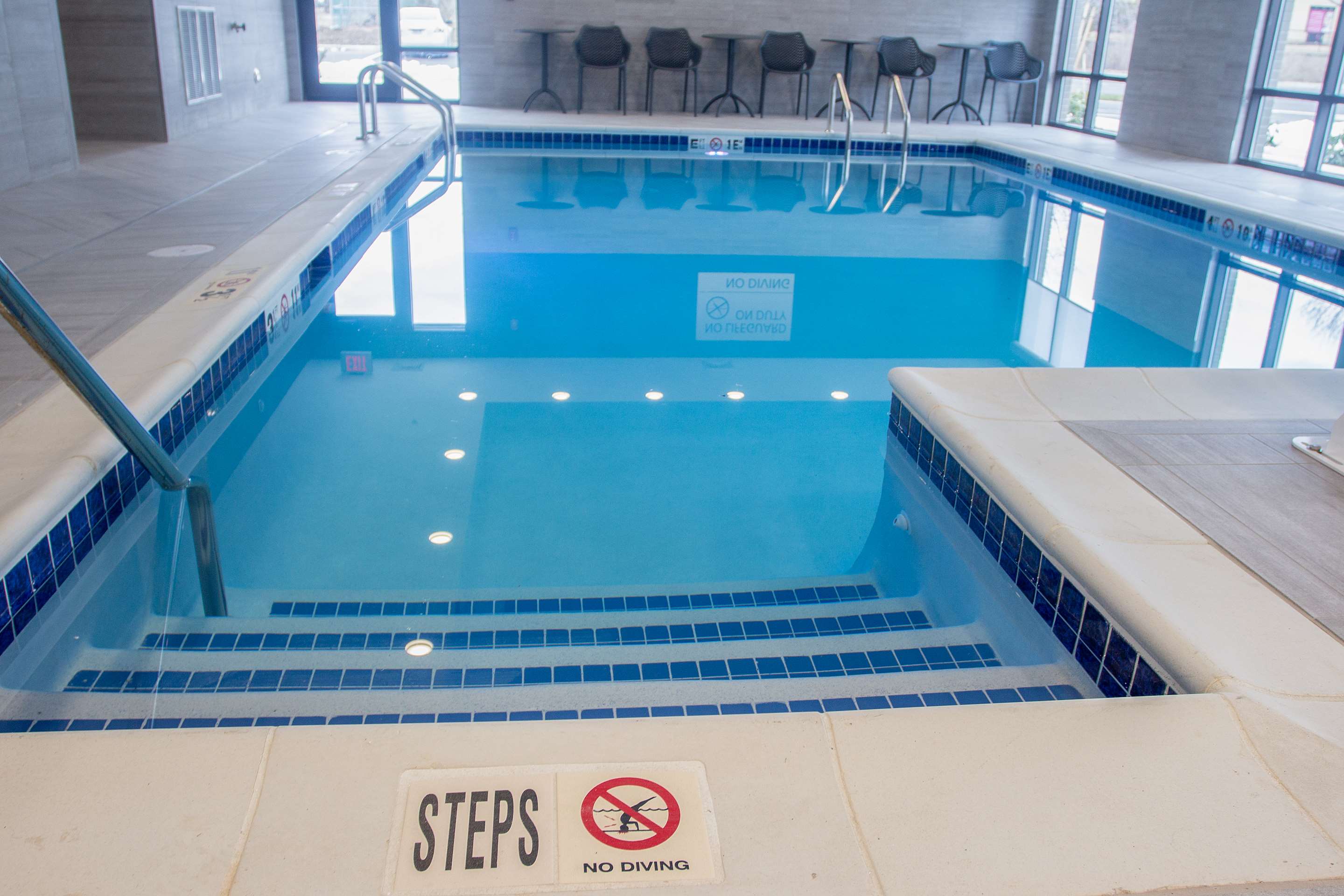 Pool | Hampton Inn & Suites North Attleboro