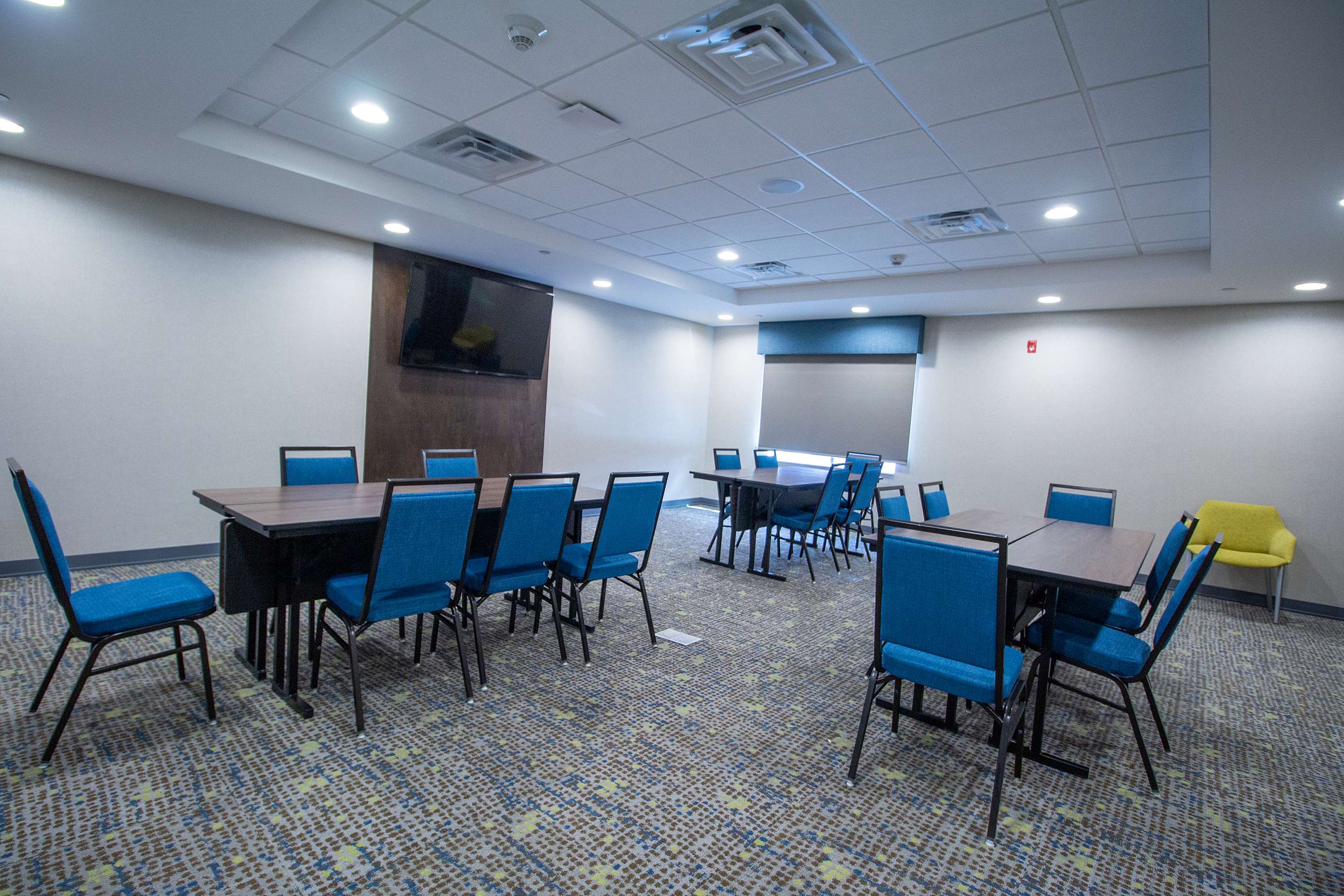 Meeting Room | Hampton Inn & Suites North Attleboro