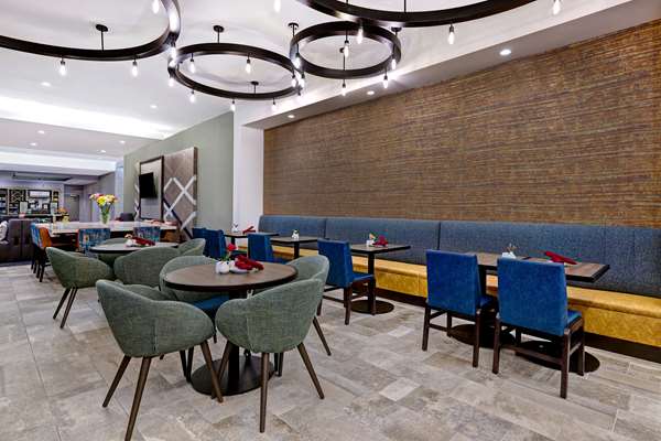 Restaurant - Hilton Garden Inn Cedar Rapids