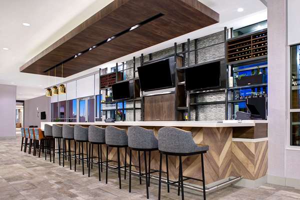 Bar - Hilton Garden Inn Cedar Rapids