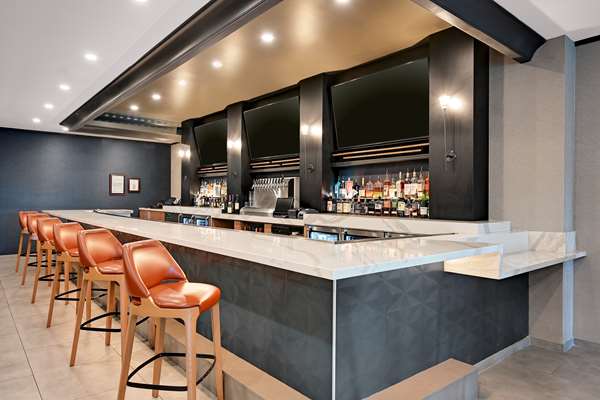 Bar - DoubleTree by Hilton Hotel Airport Denver