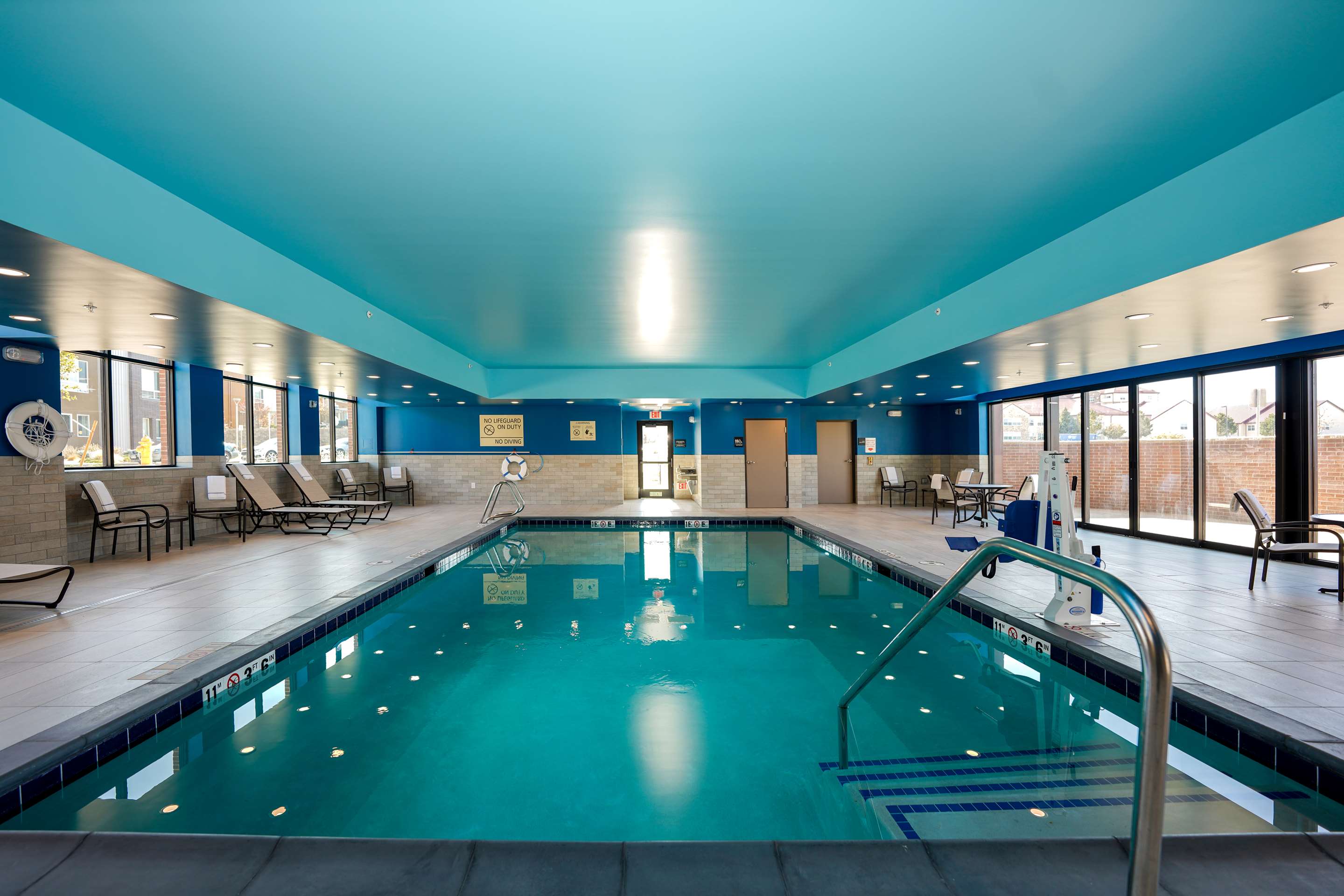Pool | Hampton Inn & Suites Aurora South Denver