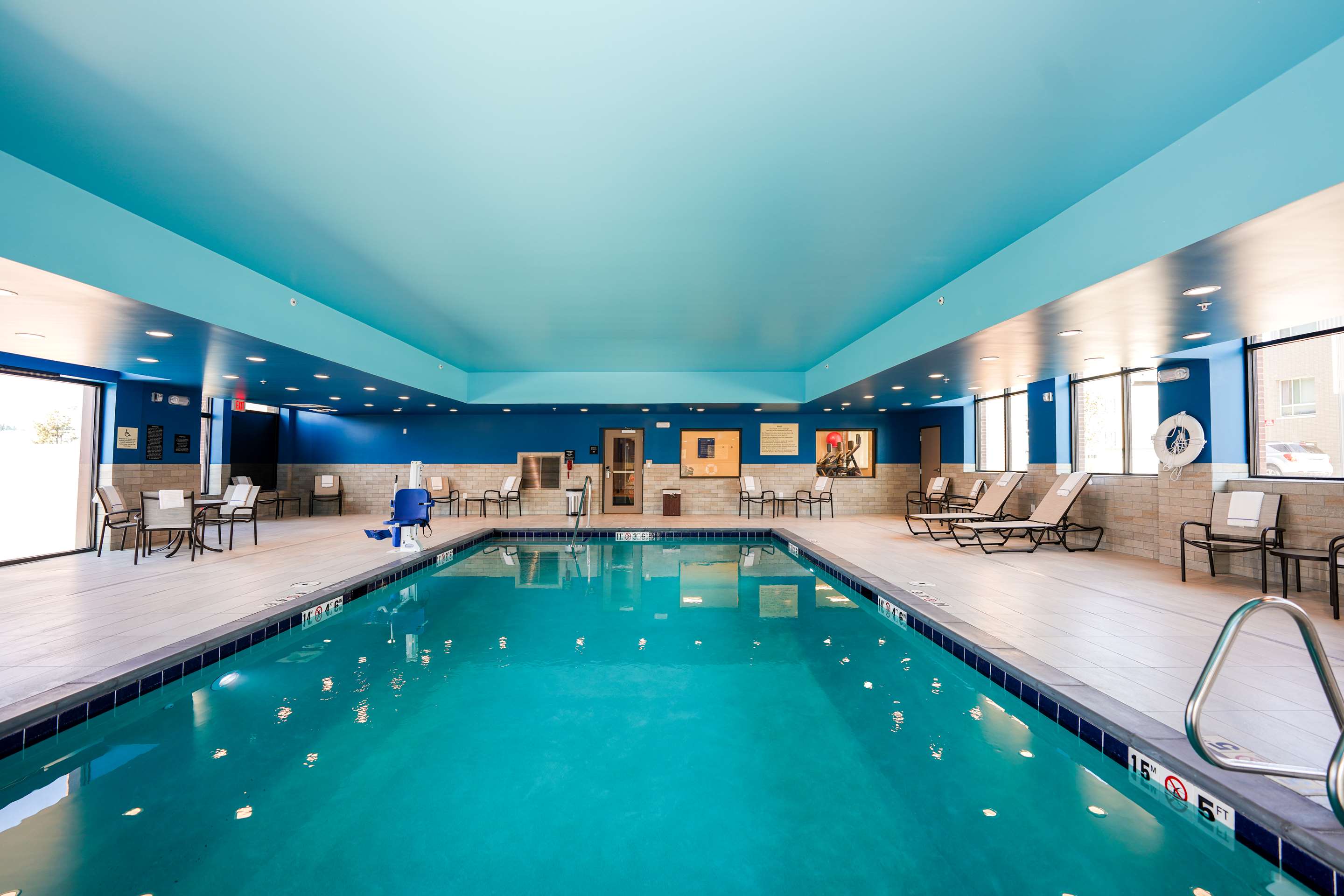 Pool | Hampton Inn & Suites Aurora South Denver