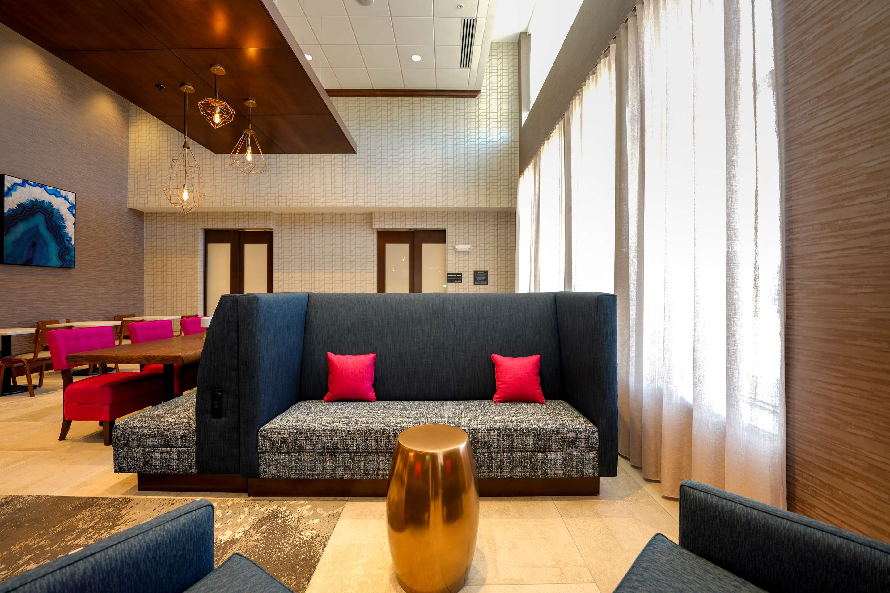 Lobby | Hampton Inn & Suites Aurora South Denver
