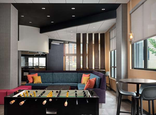  - Tru by Hilton Hotel Downtown Indianapolis - I-70, Exit 79B