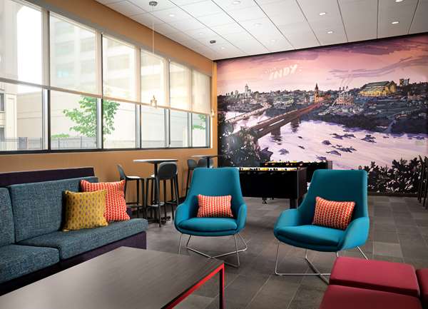  - Tru by Hilton Hotel Downtown Indianapolis - I-70, Exit 79B