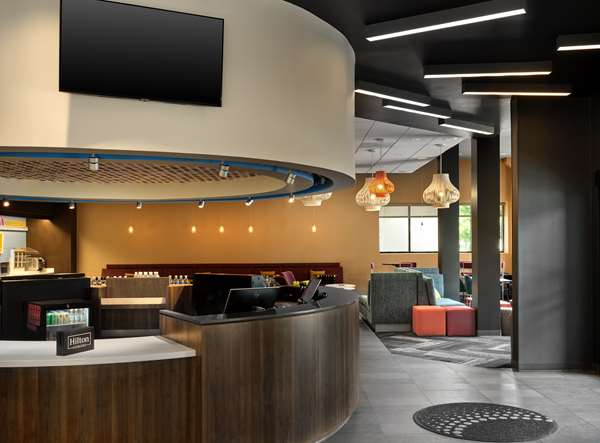  - Tru by Hilton Hotel Downtown Indianapolis - I-70, Exit 79B