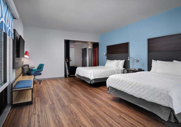  - Tru by Hilton Hotel Downtown Indianapolis - I-70, Exit 79B