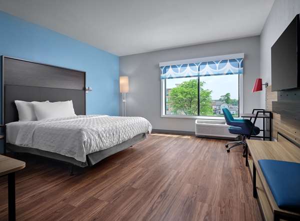  - Tru by Hilton Hotel Downtown Indianapolis - I-70, Exit 79B