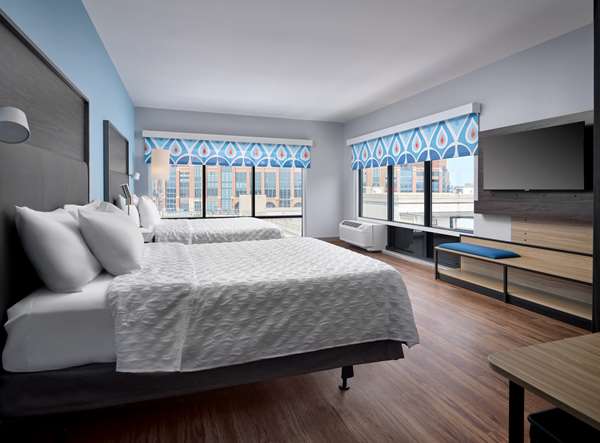  - Tru by Hilton Hotel Downtown Indianapolis - I-70, Exit 79B