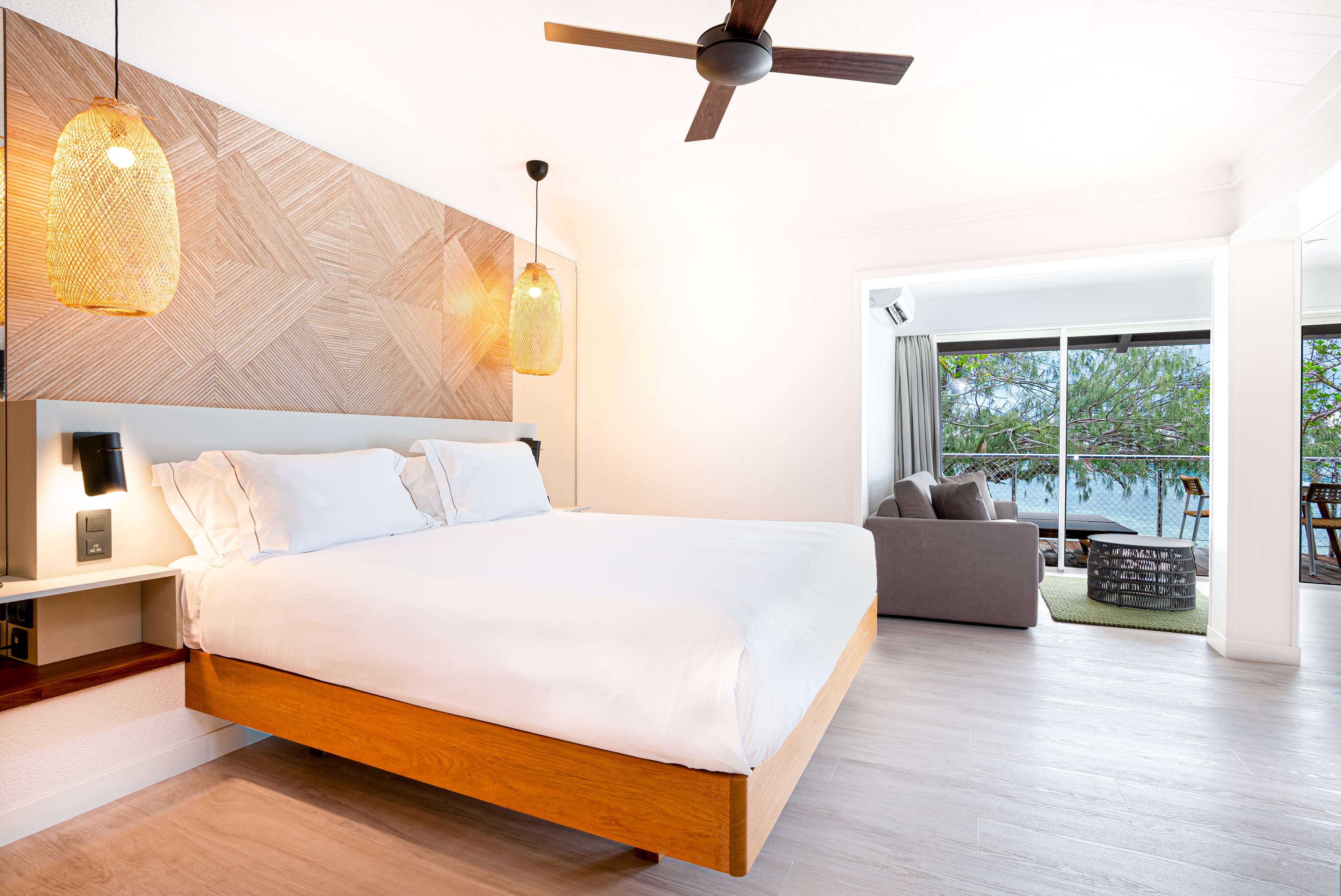 DoubleTree by Hilton Noumea Ilot Maitre Resort Room Type - KING DELUXE BEACH BUNGALOW