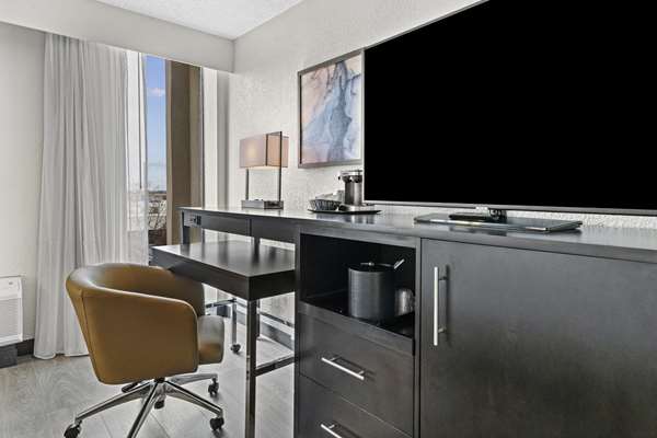  - DoubleTree by Hilton Hotel Midtown Raleigh