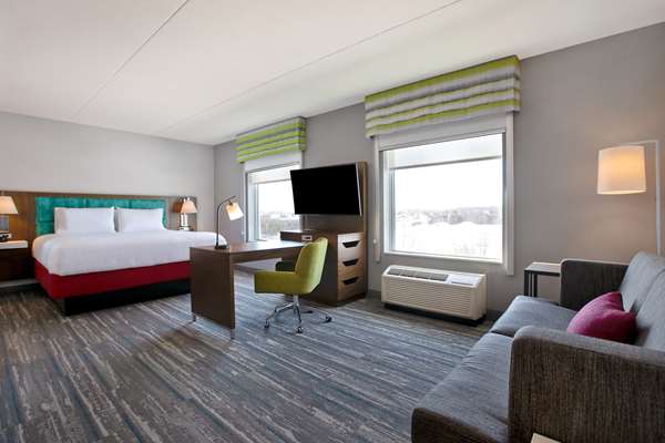  - Hampton Inn & Suites Nepean West Ottawa