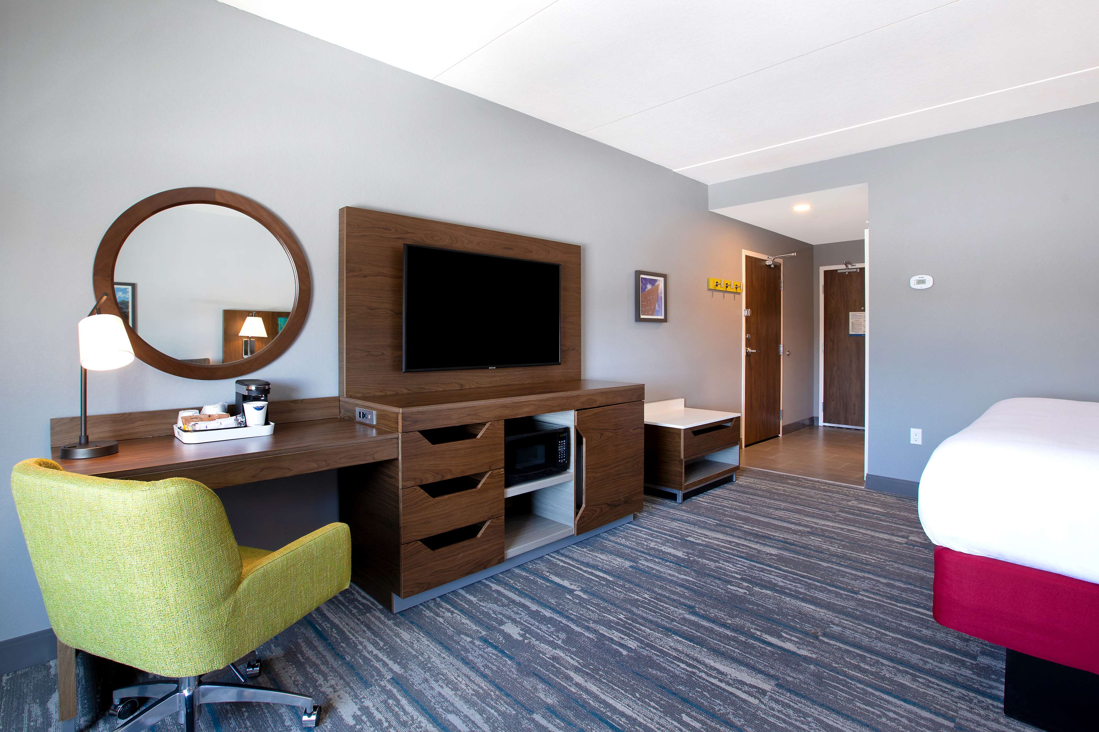 Hampton Inn & Suites Ottawa West, Ontario, Canada Room Type - 1 KING SOFABED MIC FRG NS