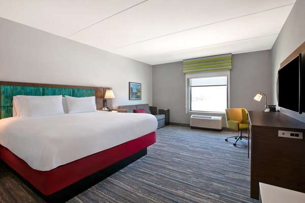  - Hampton Inn & Suites Nepean West Ottawa