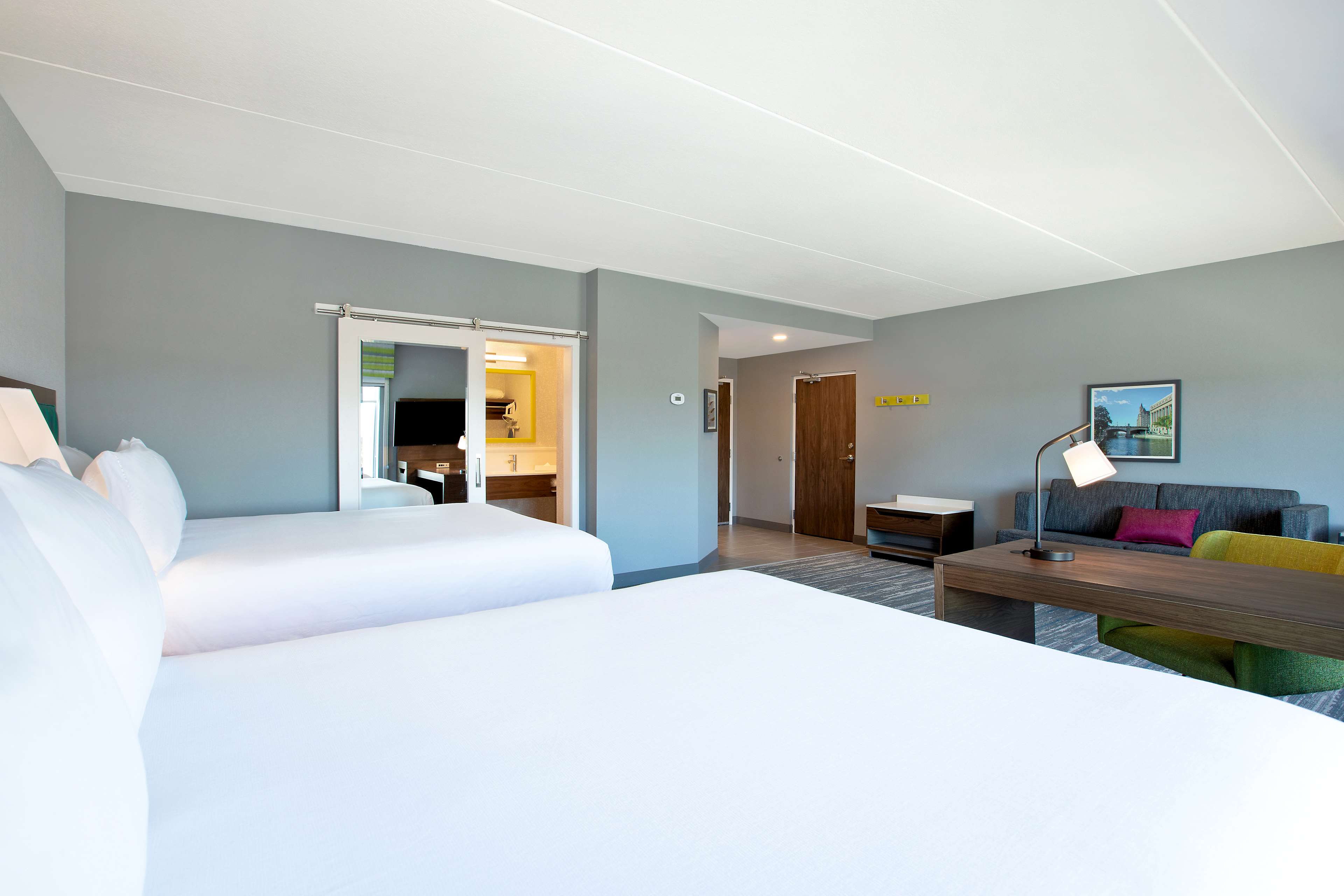 Hampton Inn & Suites Ottawa West, Ontario, Canada Room Type - 2QN STDO MIC FRIDG WTBR NS