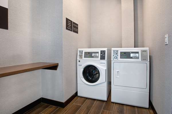  - Hampton Inn & Suites Nepean West Ottawa