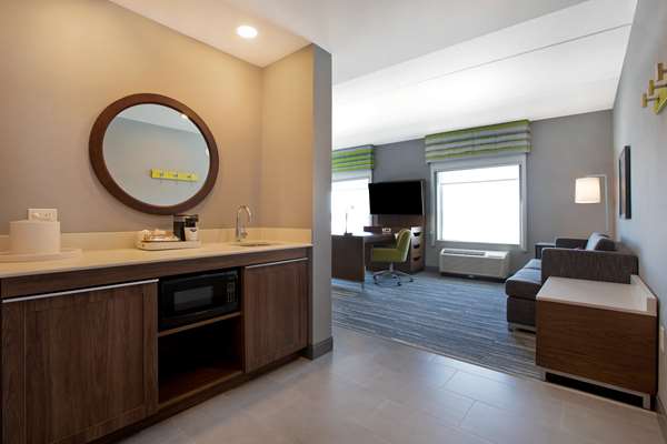  - Hampton Inn & Suites Nepean West Ottawa