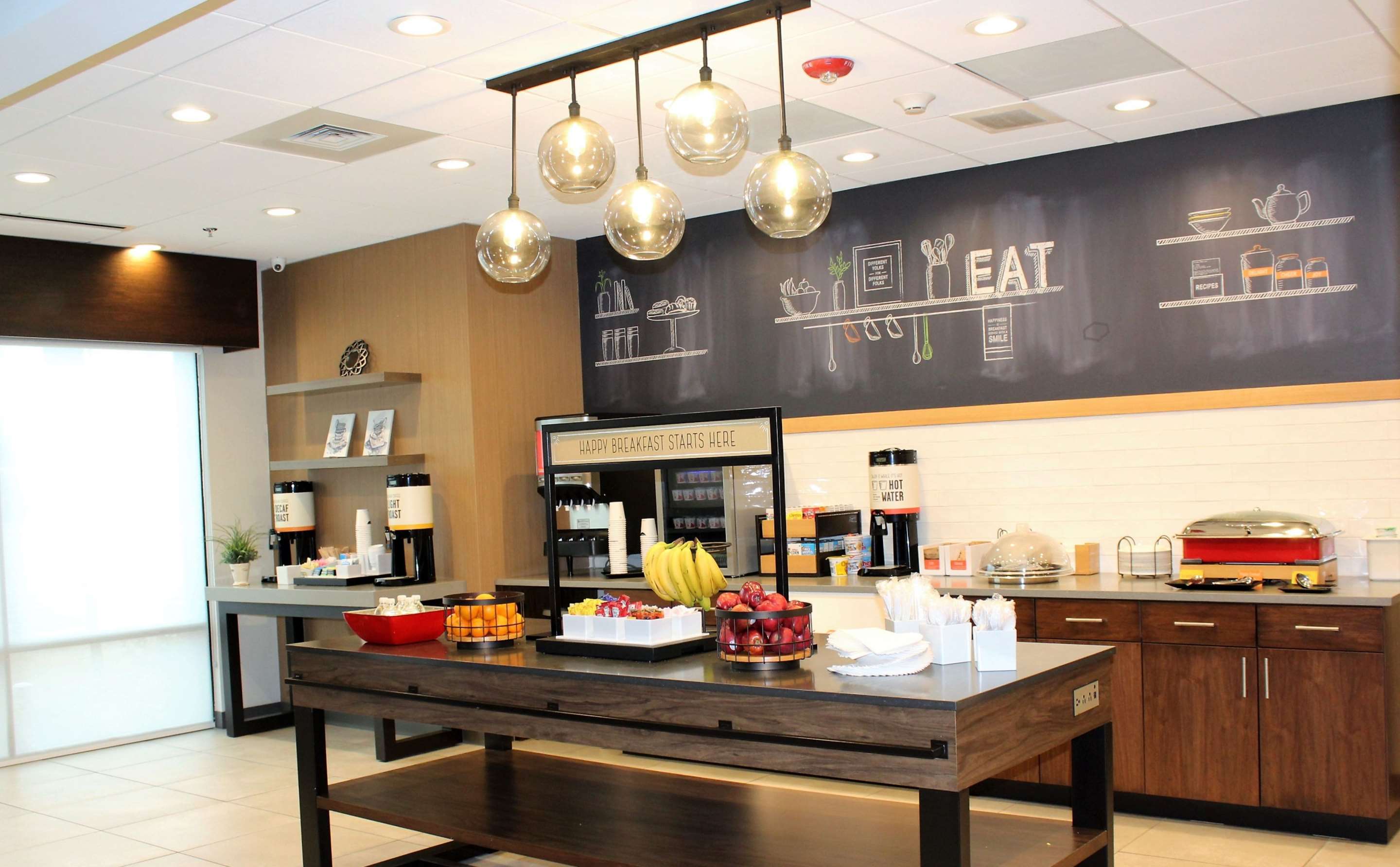 Breakfast Area | Hampton Inn Lexington