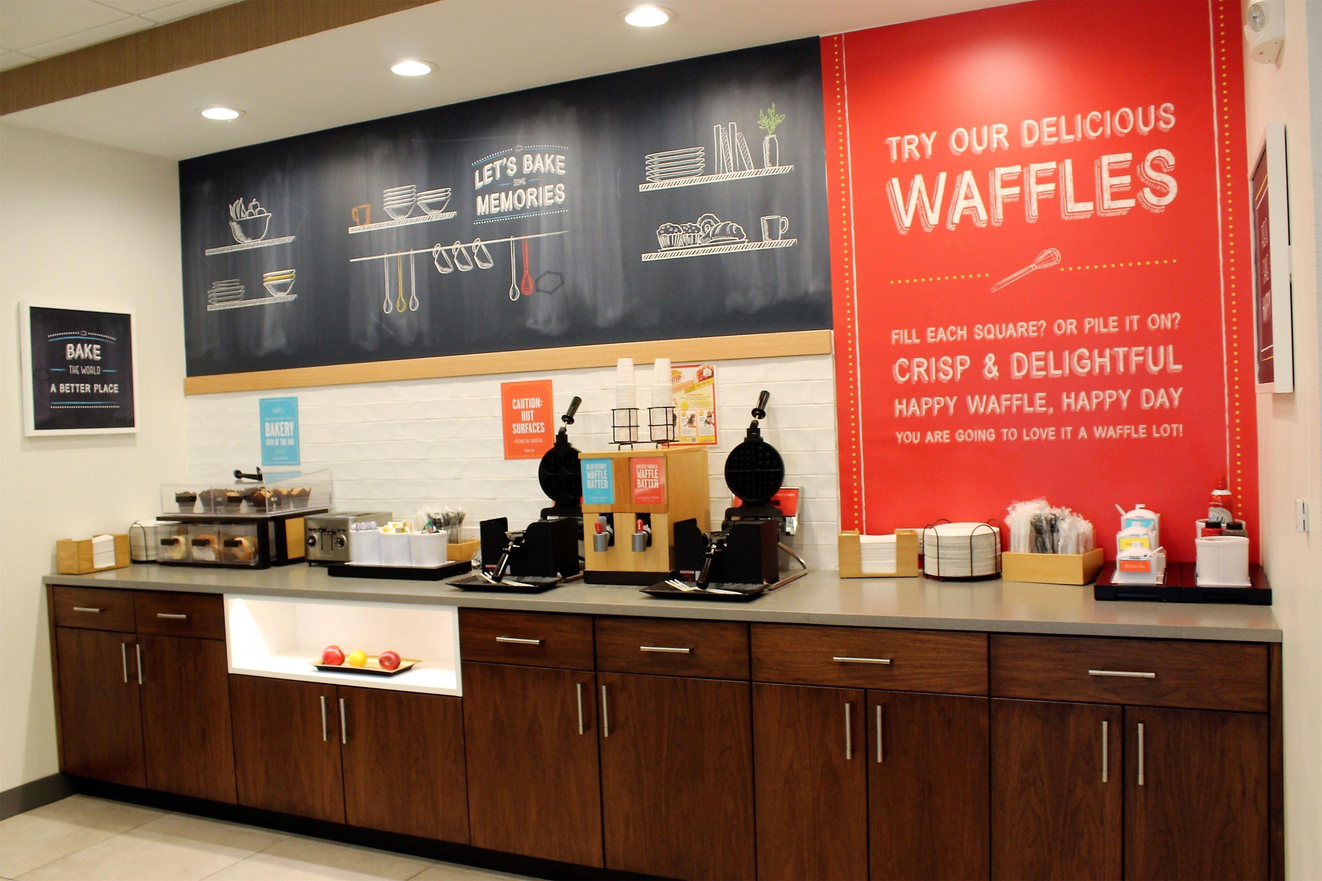 Breakfast Area | Hampton Inn Lexington, NC