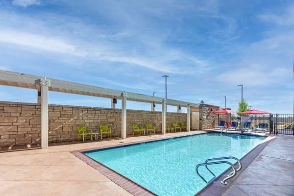 Pool - Home2 Suites by Hilton Midland