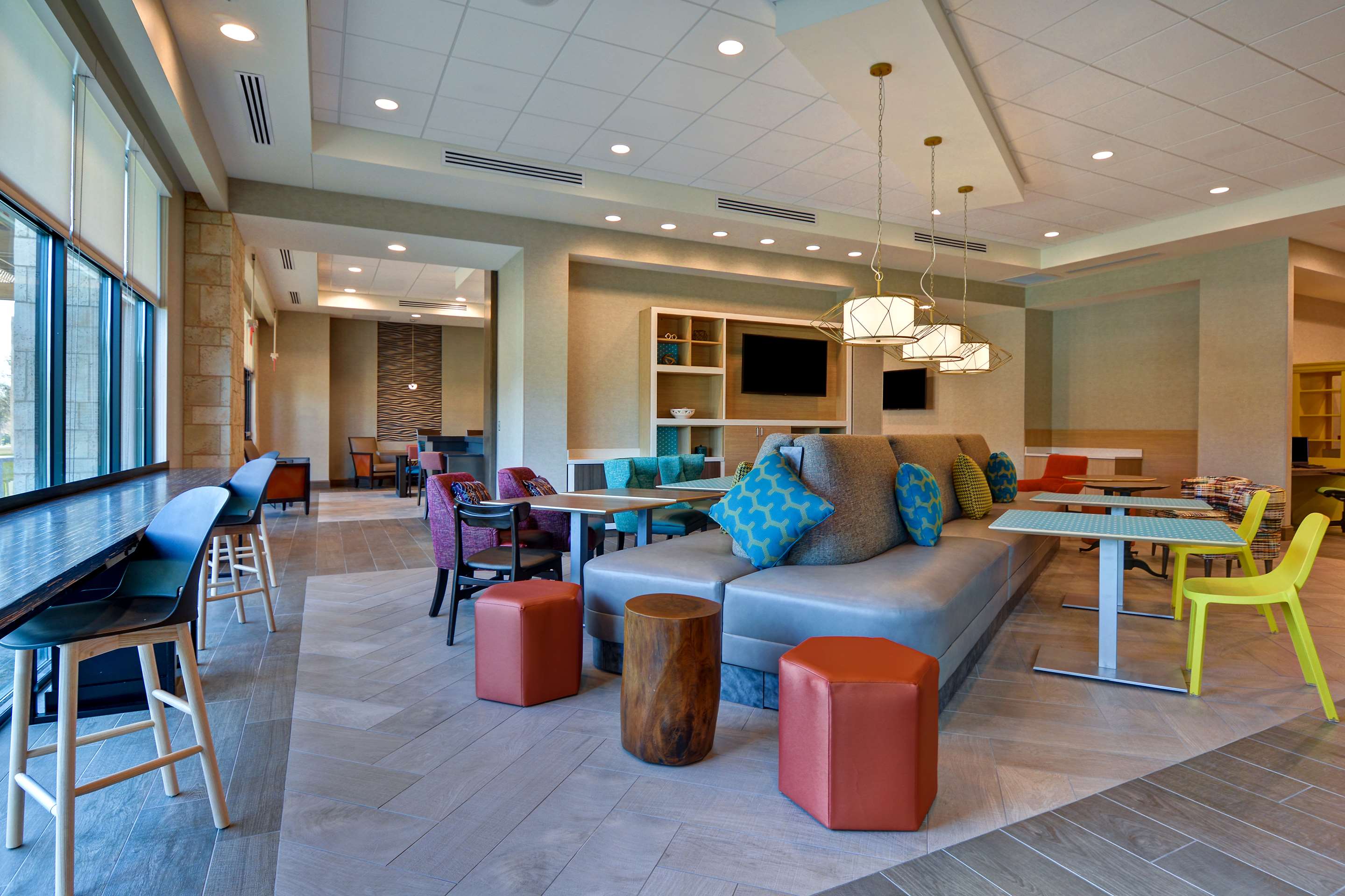 Lobby | Home2 Suites by Hilton Orlando at Flamingo Crossings