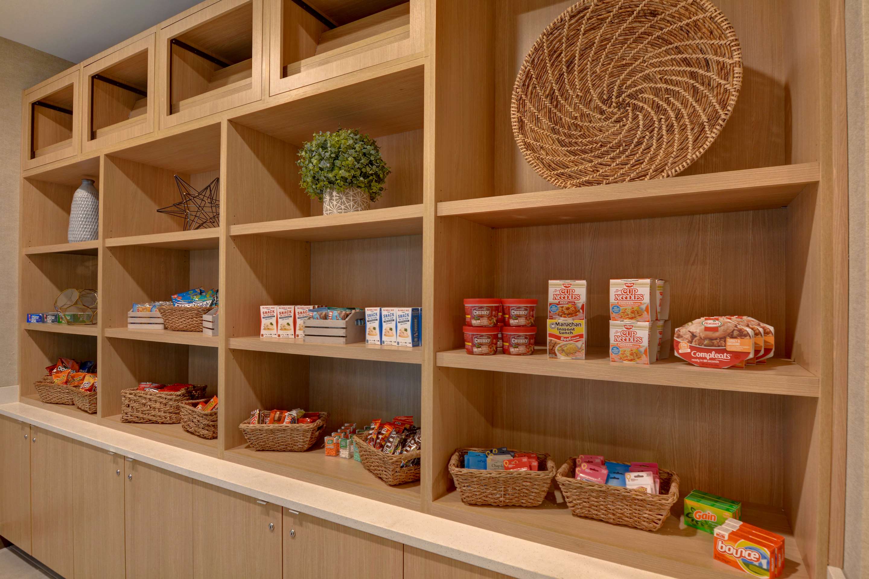 Restaurant | Home2 Suites by Hilton Orlando at Flamingo Crossings