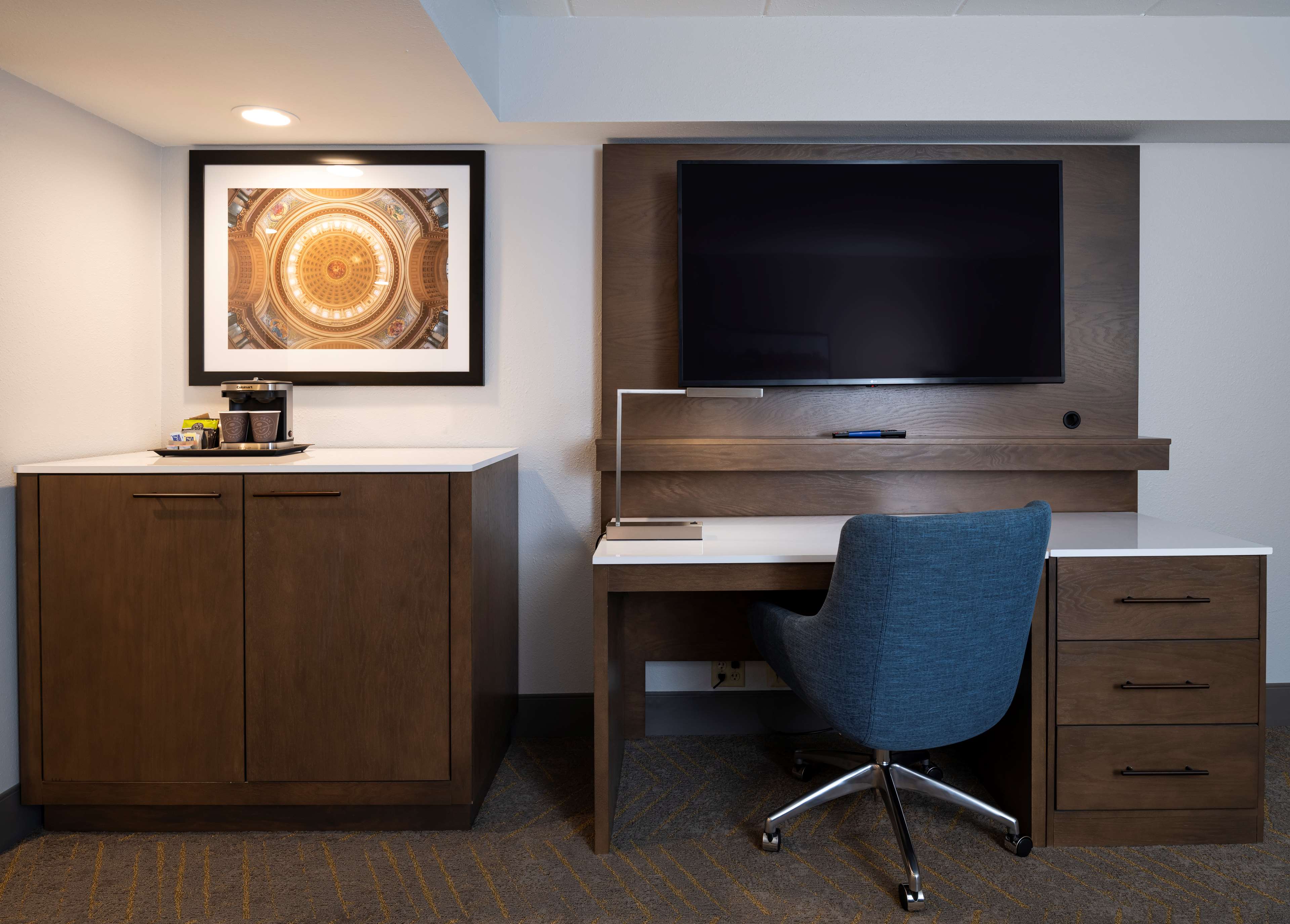 DoubleTree by Hilton Madison East - Tap to explore photos