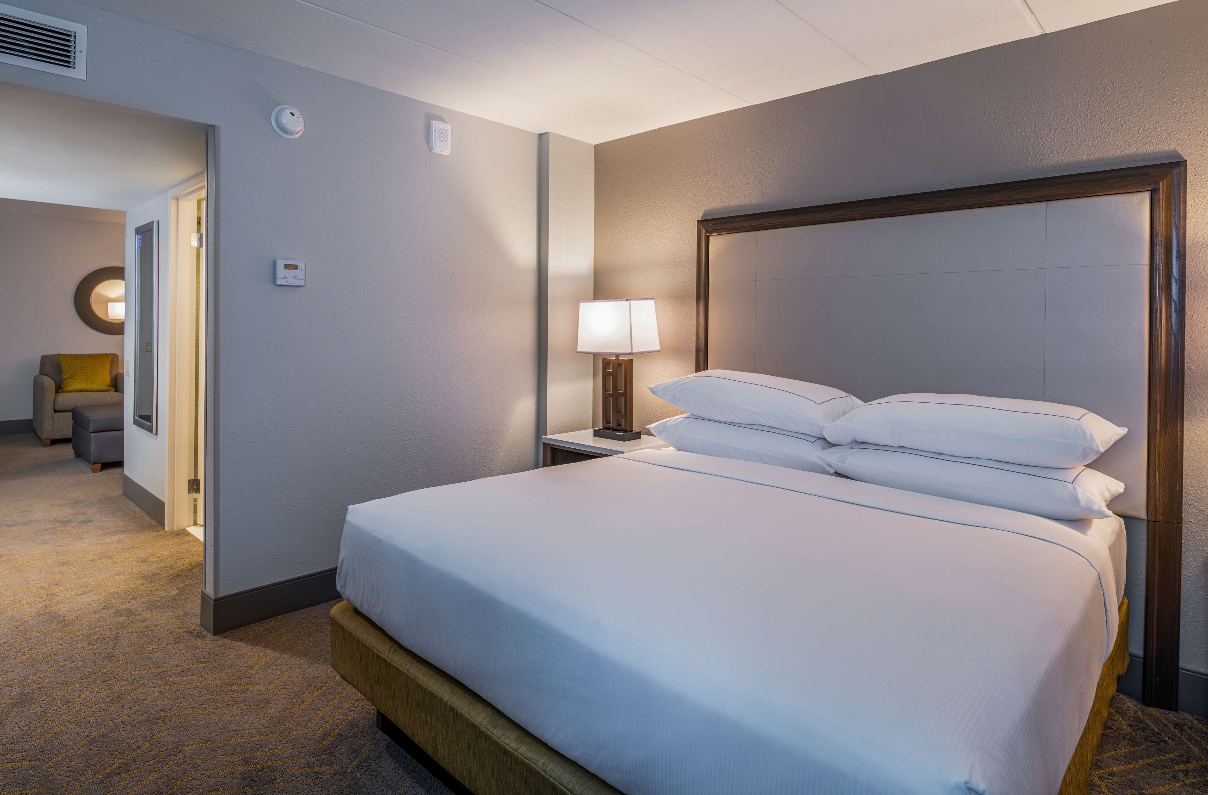 DoubleTree by Hilton Madison East Room Type - 1 KING STUDIO SUITE