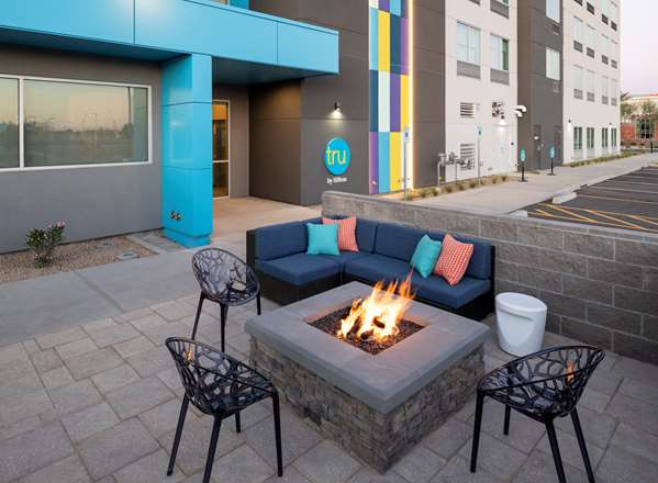 Exterior view - Tru by Hilton Hotel Glendale