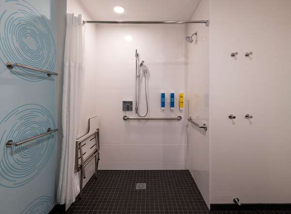  - Tru by Hilton Hotel Glendale