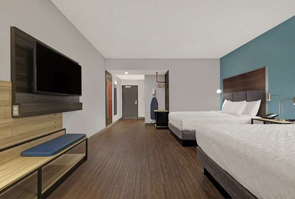  - Tru by Hilton Hotel Tukwila