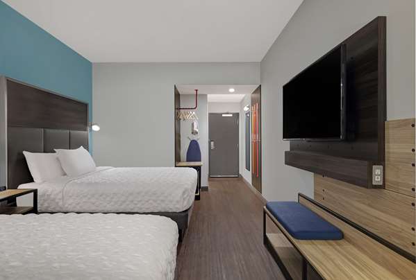  - Tru by Hilton Hotel Tukwila