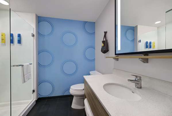  - Tru by Hilton Hotel Tukwila