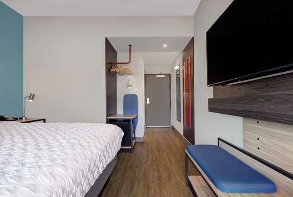  - Tru by Hilton Hotel Tukwila