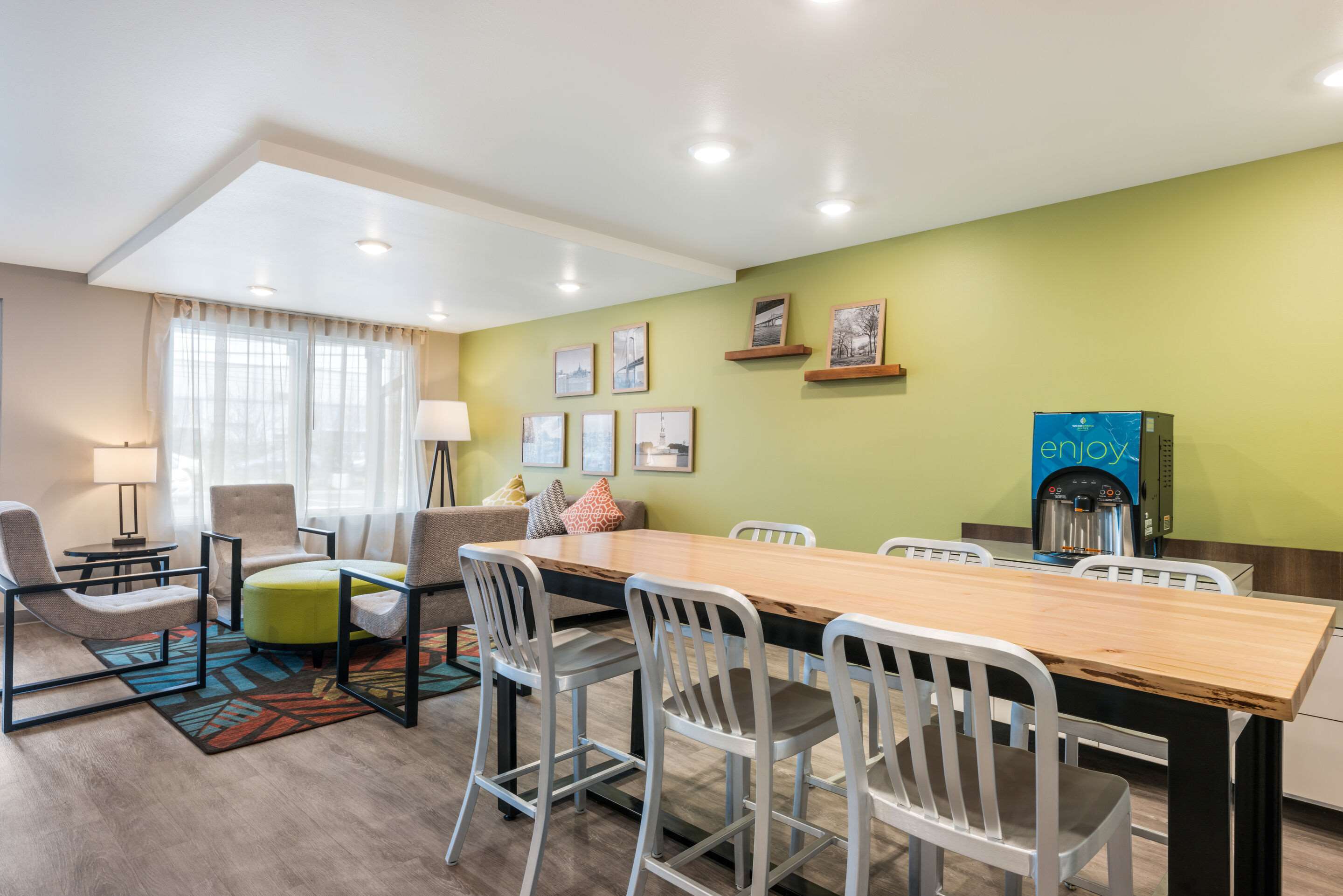 Lobby with sitting area