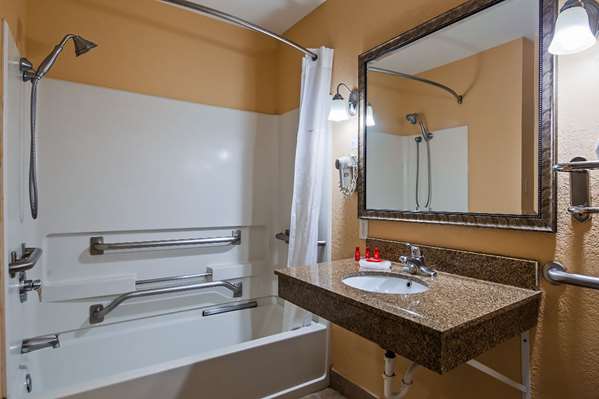  - Baymont Inn & Suites La Vergne - I-24, Exit 64