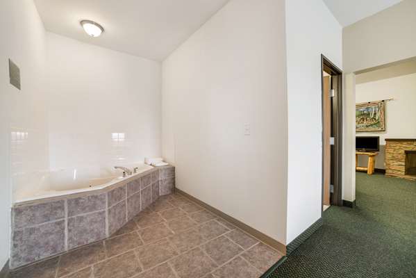 Suite - Knights Inn New Florence