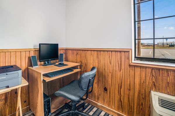 Conference Area - Knights Inn New Florence