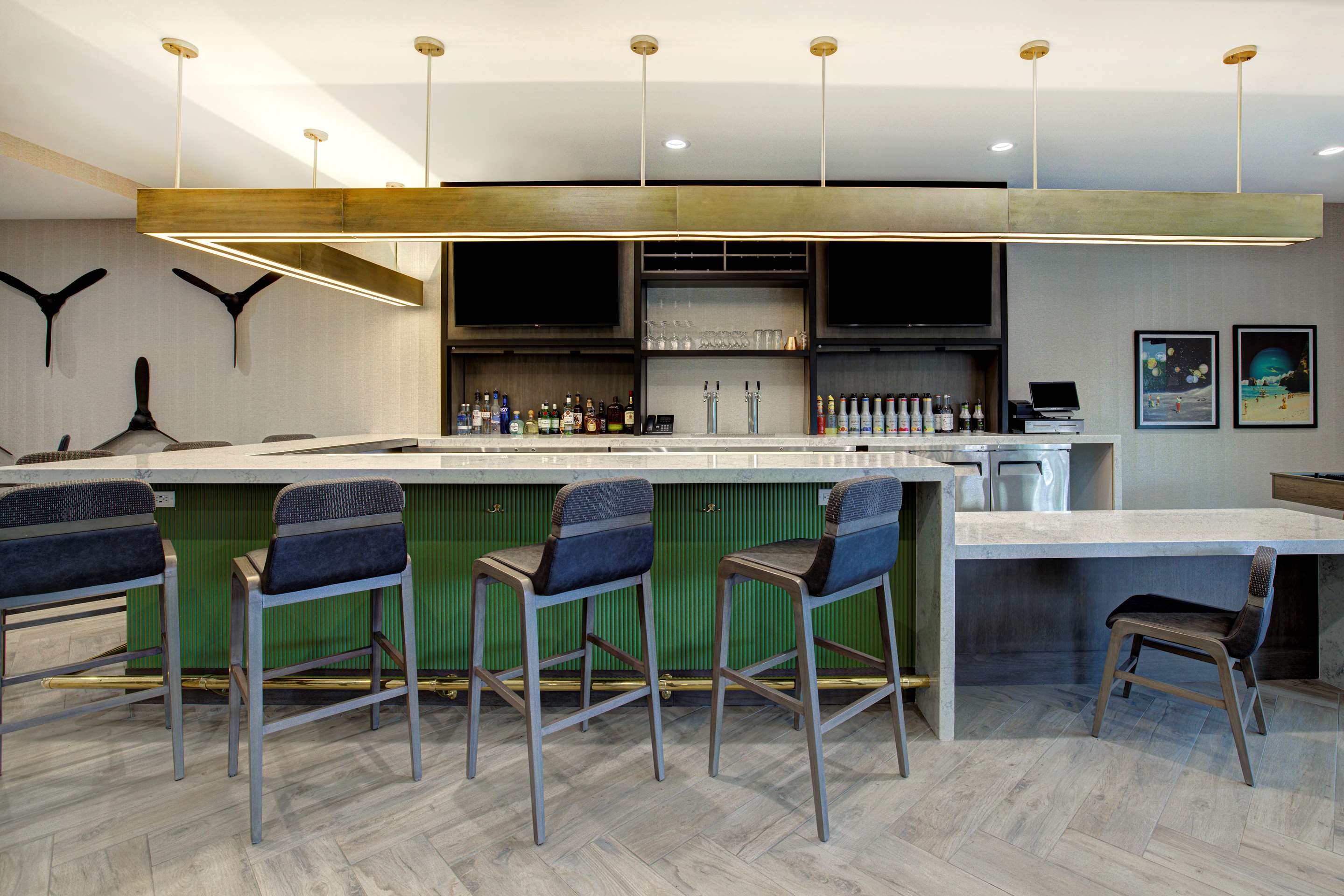 BarLounge | DoubleTree by Hilton Palmdale, CA